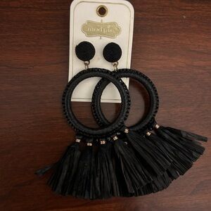 NWT Mud Pie black raffia earrings
